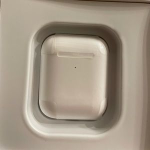 AirPods (2nd generation)